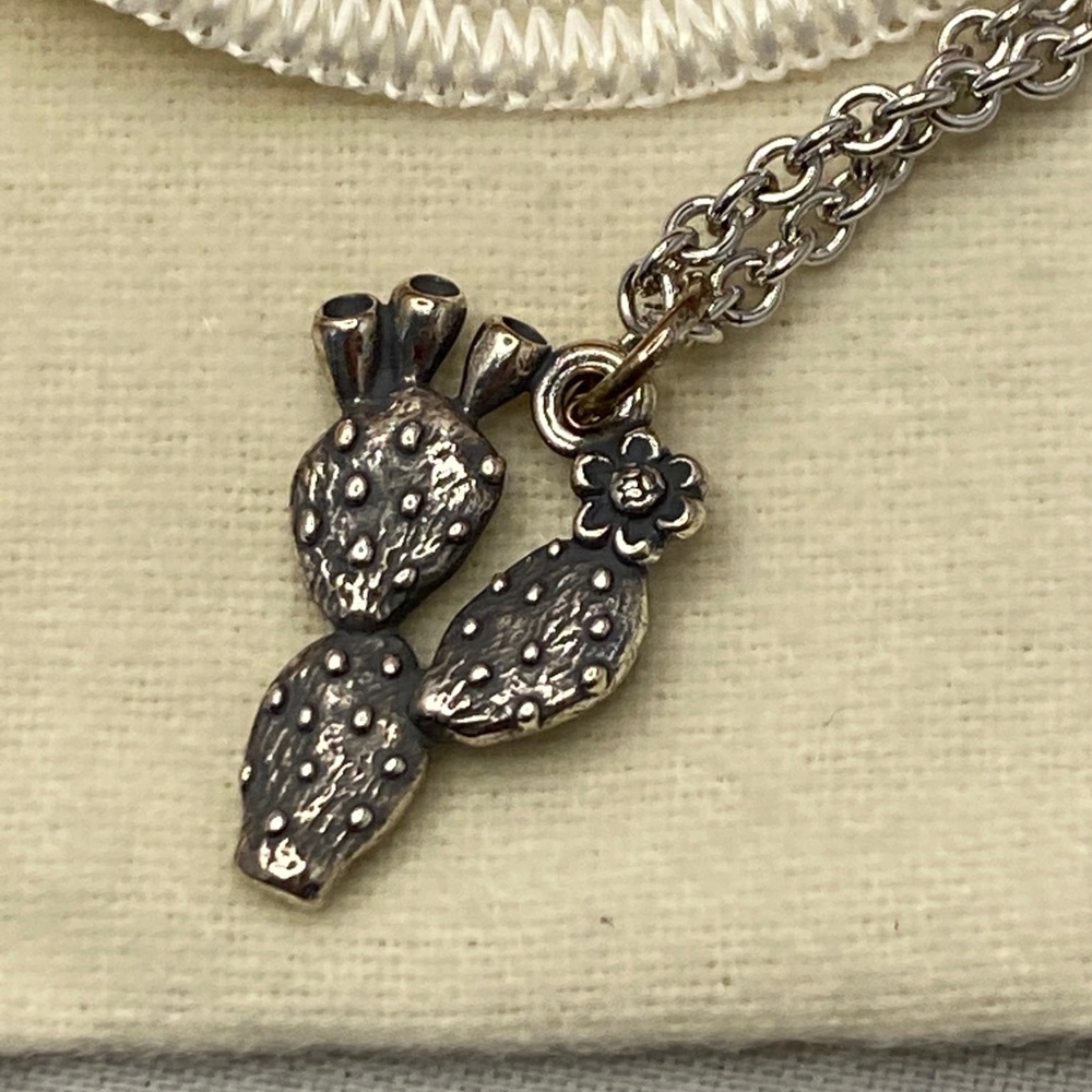 James Avery Prickly Pear Charm Necklace